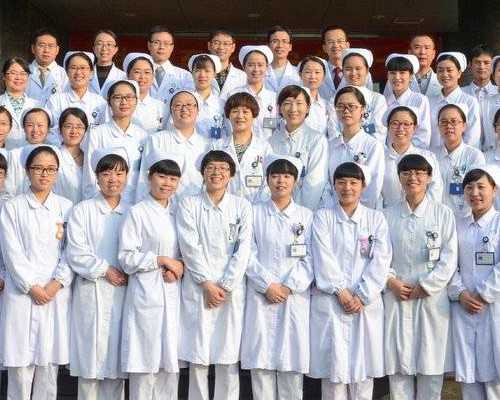 出现宫外孕有什么症状！囊胚移植第一0天出现宫外孕的4大征兆！，代孕公司